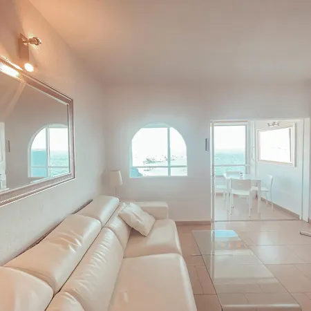 Ocean View Apartment! Pool! Parking! Cs123 *