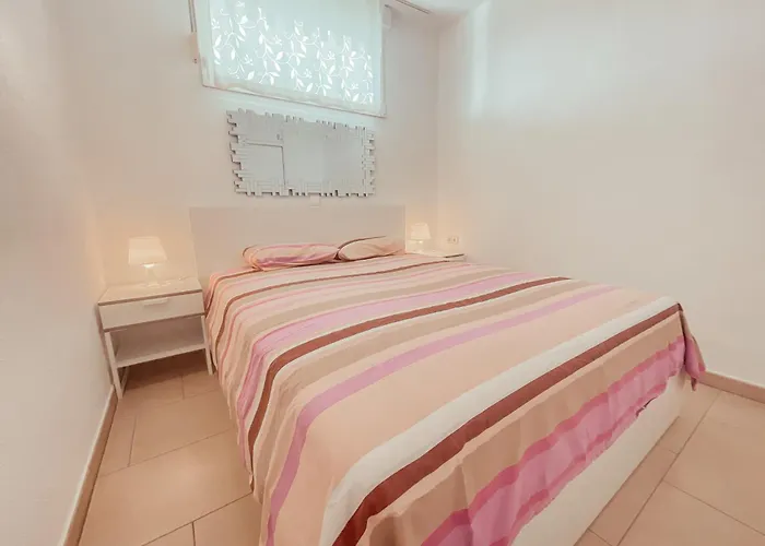 Ocean View Apartment! Pool! Parking! Cs123 *