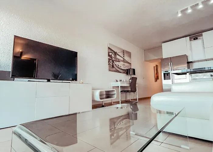 Апартаменты Ocean View Apartment! Pool! Parking! Cs123 *