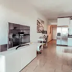 Ocean View Apartment! Pool! Parking! Cs123 * Callao Salvaje