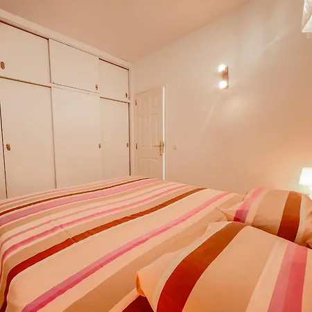 Ocean View Apartment! Pool! Parking! Cs123 *