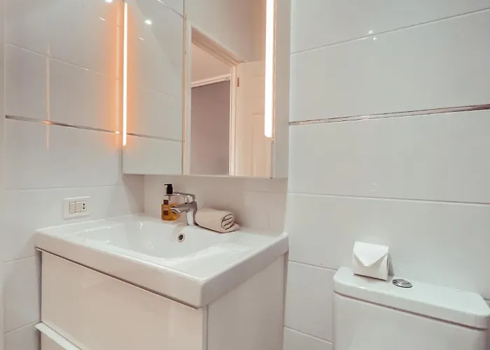 公寓 Ocean View Apartment! Pool! Parking! Cs123