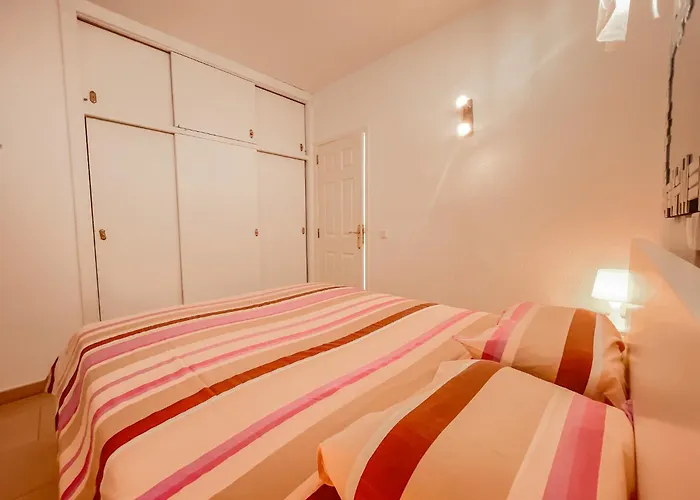 Ocean View Apartment! Pool! Parking! Cs123 *